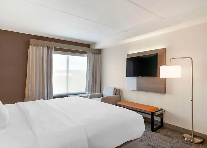 Comfort Inn & Suites Watertown - 1000 Islands
